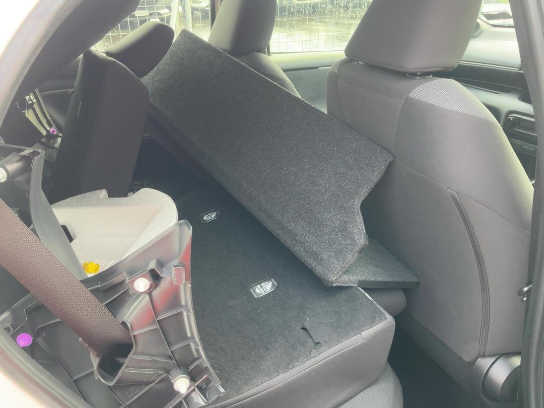 Photo '11' of Toyota Yaris GX