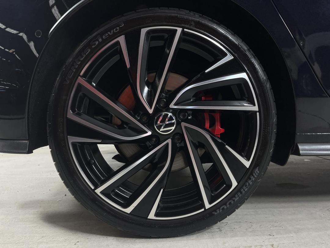 Photo '12' of Volkswagen Golf