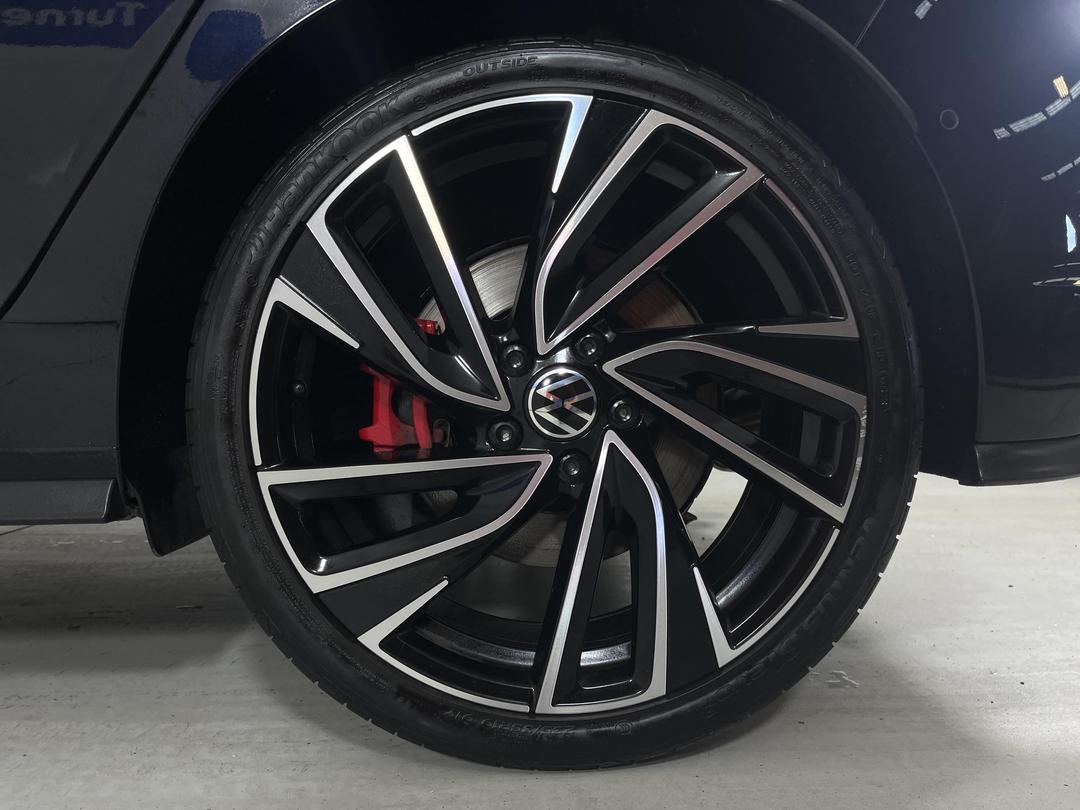 Photo '11' of Volkswagen Golf