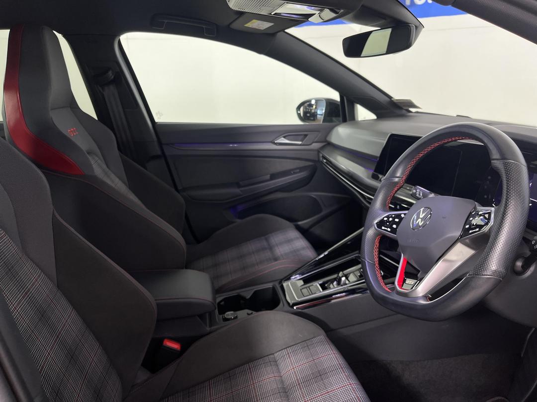 Photo '16' of Volkswagen Golf