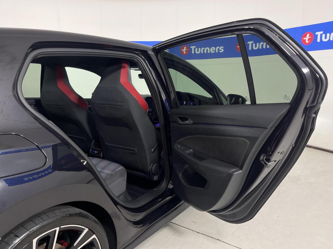 Photo '19' of Volkswagen Golf