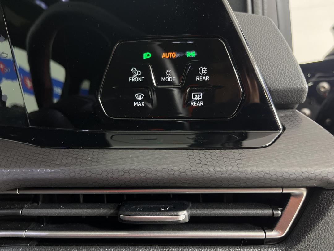 Photo '24' of Volkswagen Golf