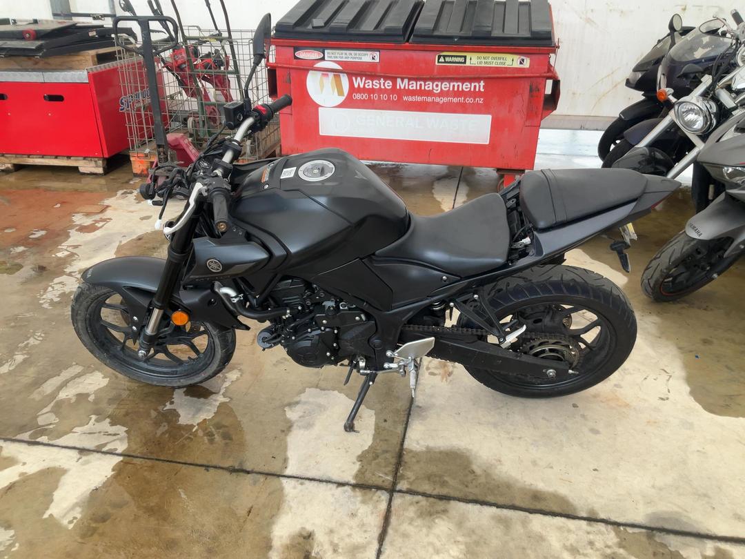 Photo '6' of Yamaha MT03LA P