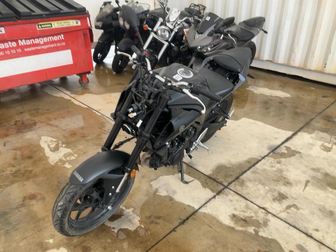 Photo '7' of Yamaha MT03LA P