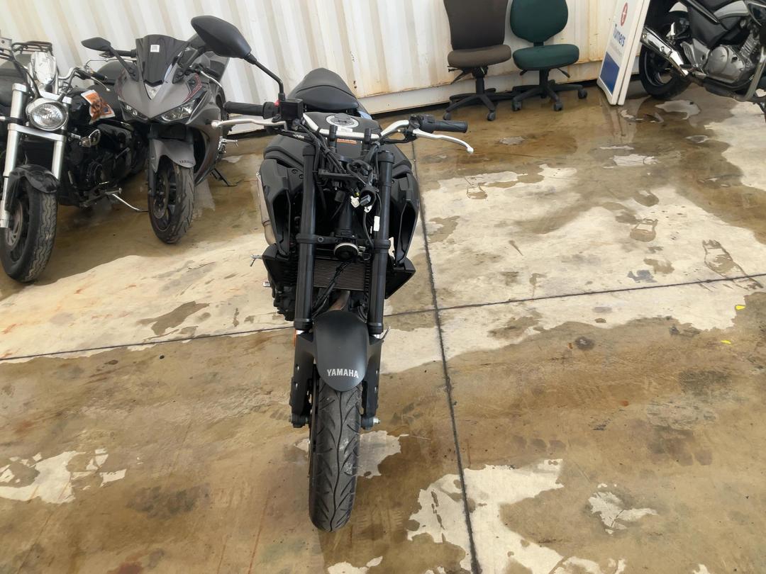 Photo '8' of Yamaha MT03LA P