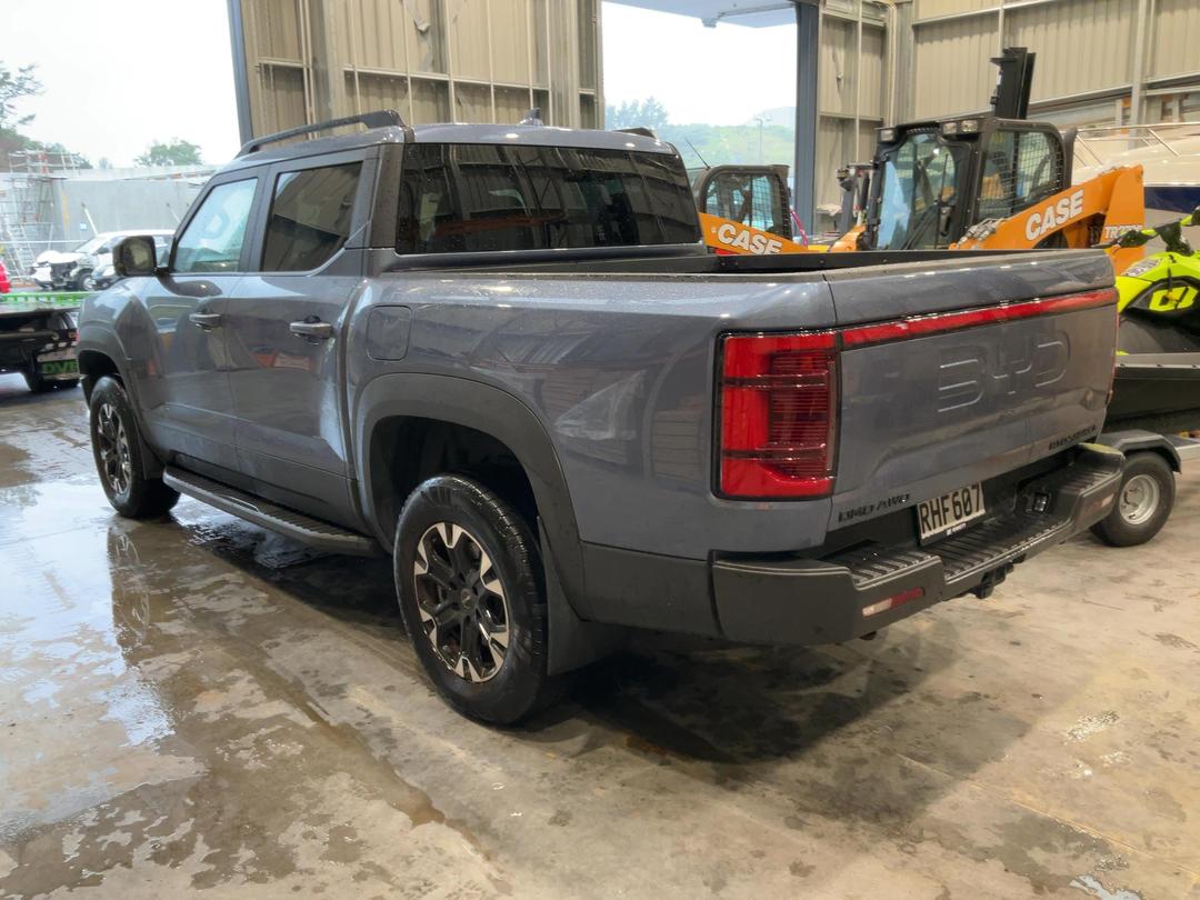 Photo '4' of BYD Shark 6 Premium 1.5T Phev AW