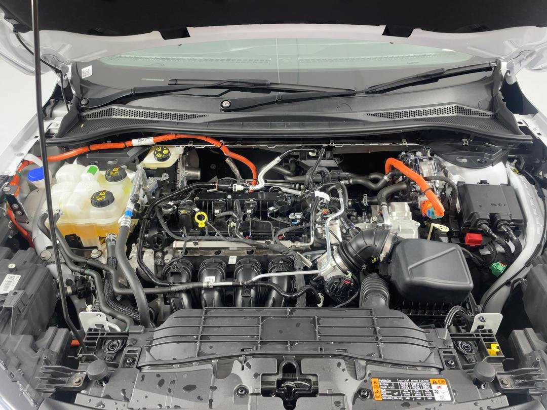 Photo '13' of Ford Escape
