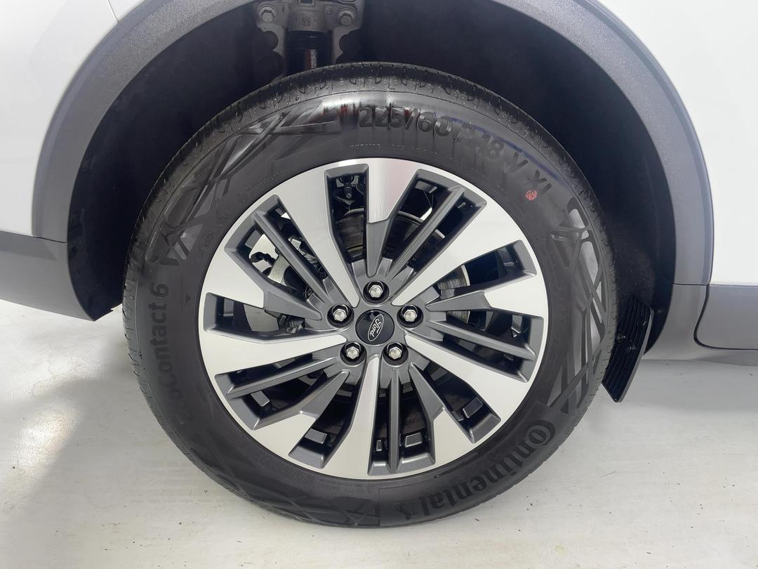 Photo '12' of Ford Escape