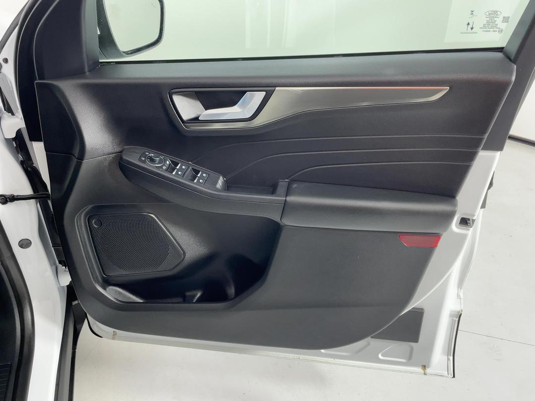 Photo '15' of Ford Escape