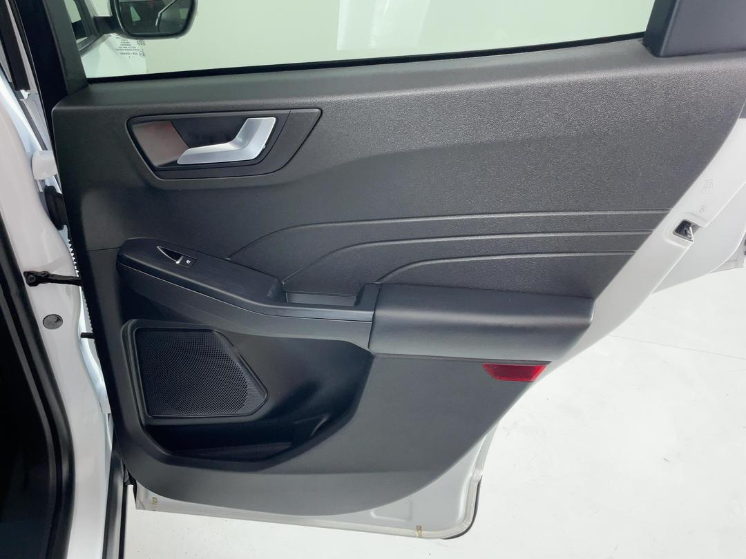 Photo '19' of Ford Escape