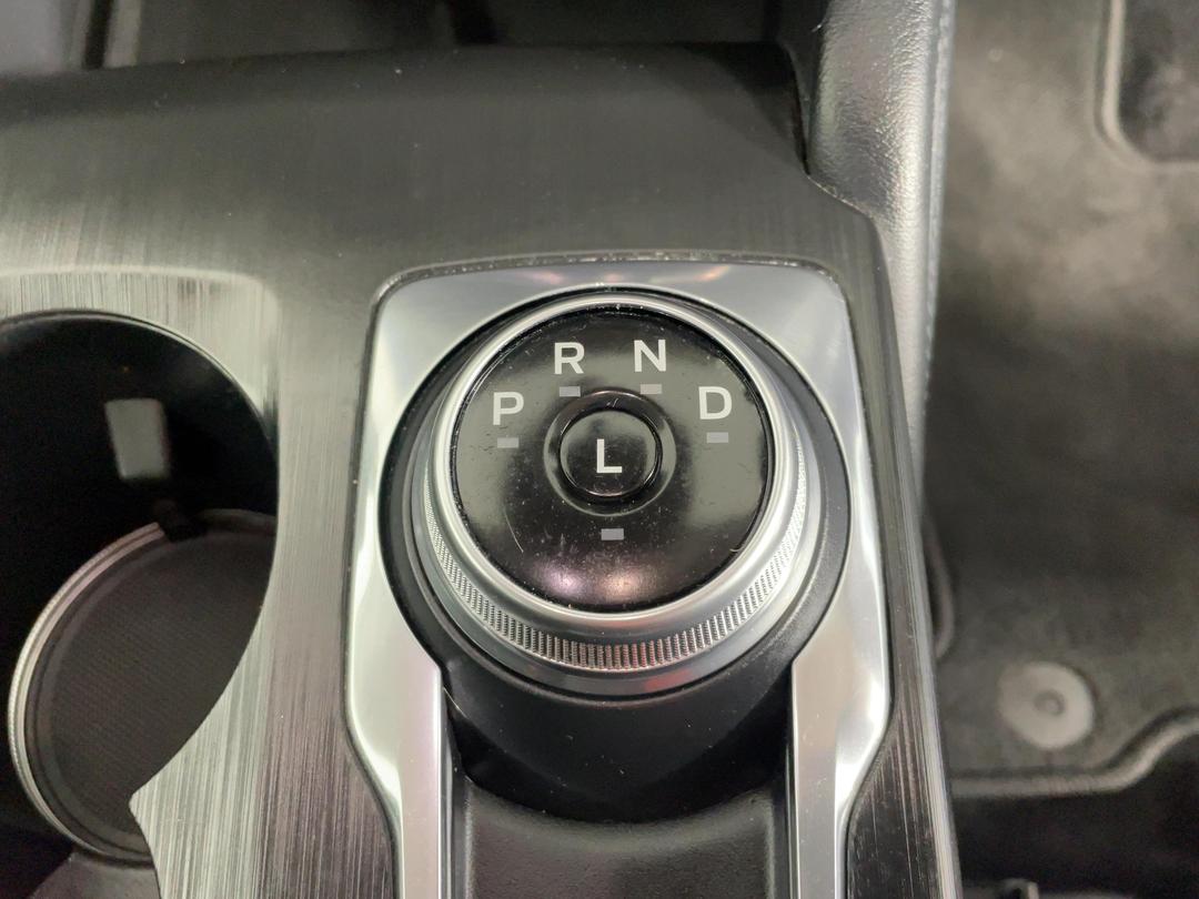 Photo '28' of Ford Escape