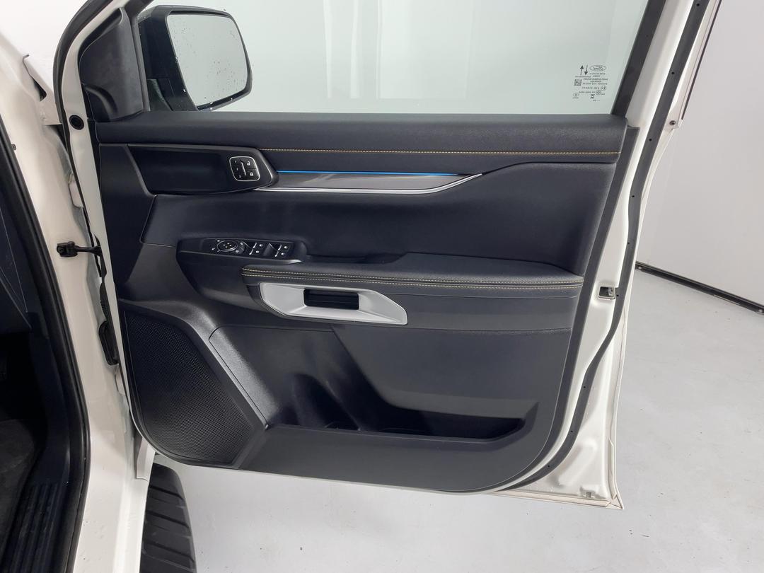 Photo '15' of Ford Everest