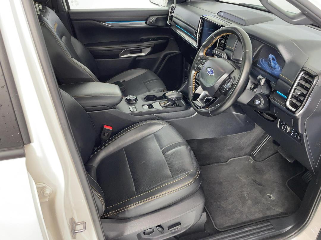 Photo '16' of Ford Everest