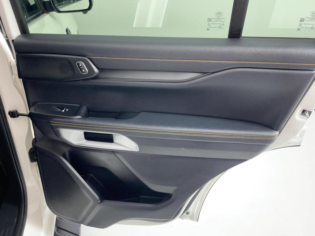 Photo '19' of Ford Everest