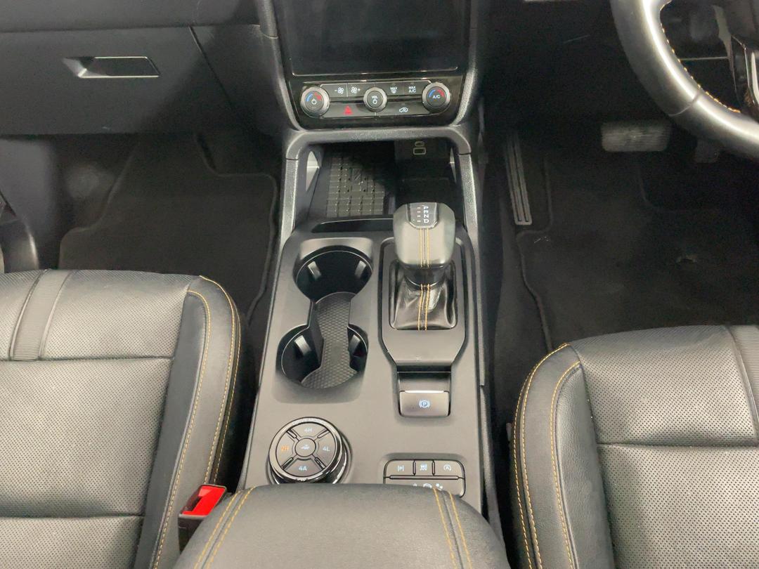 Photo '18' of Ford Everest