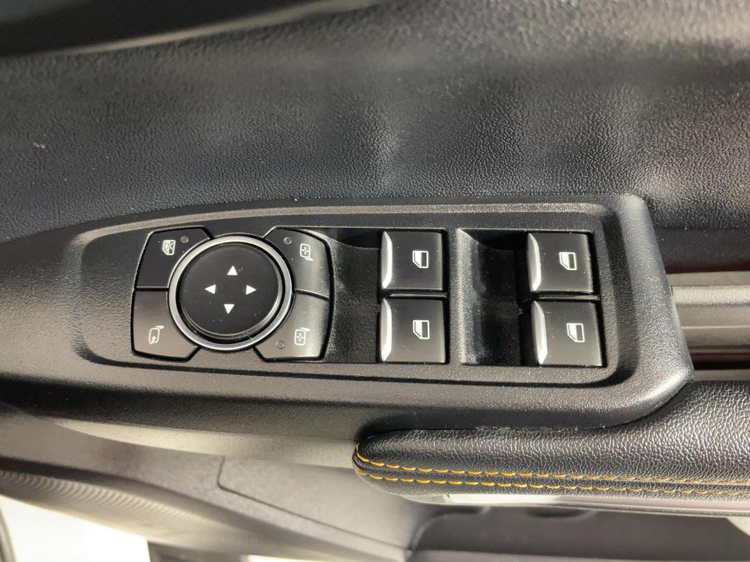 Photo '24' of Ford Everest