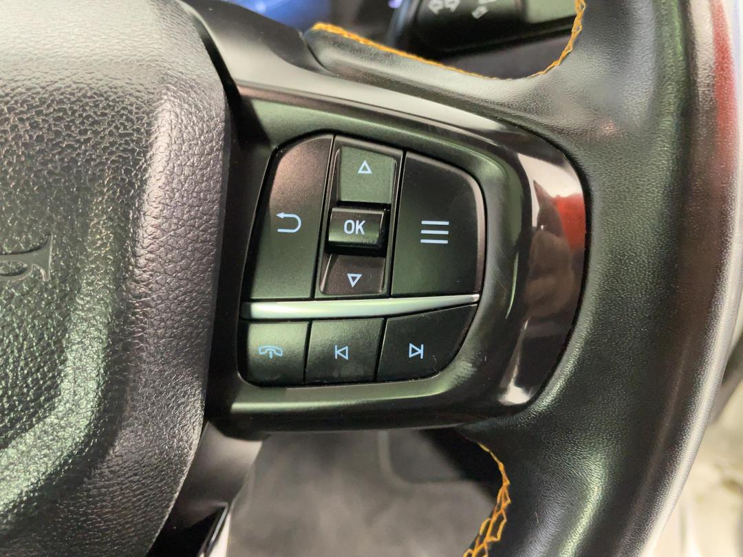 Photo '25' of Ford Everest