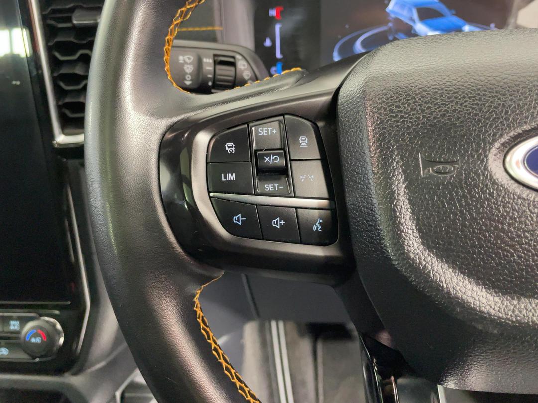Photo '26' of Ford Everest