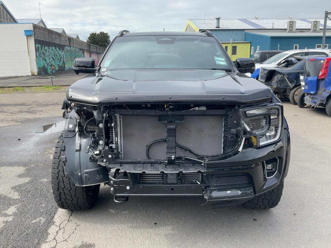 Photo '4' of Ford Everest Black Edition Photo '4' of Ford Everest Black Edition