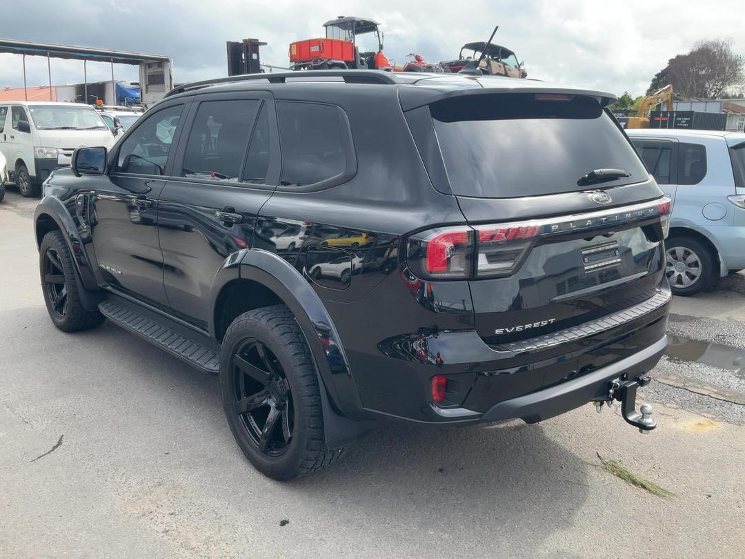 Photo '6' of Ford Everest Black Edition Photo '6' of Ford Everest Black Edition