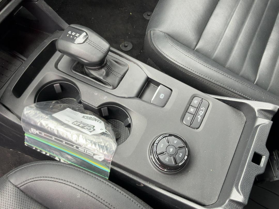 Photo '13' of Ford Everest Sport Photo '13' of Ford Everest Sport