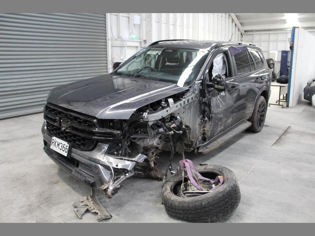 Photo '3' of Ford Everest Sport Photo '3' of Ford Everest Sport