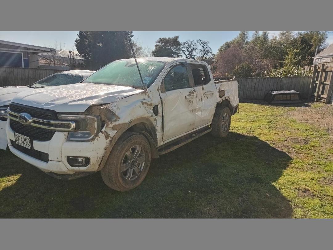 Photo '2' of Ford Ranger XLT Double CAB W/SA Photo '2' of Ford Ranger XLT Double CAB W/SA
