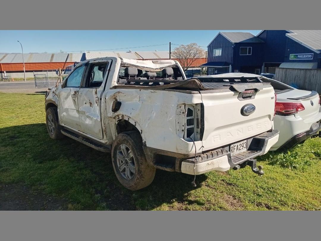 Photo '3' of Ford Ranger XLT Double CAB W/SA Photo '3' of Ford Ranger XLT Double CAB W/SA