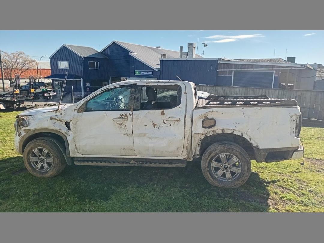 Photo '4' of Ford Ranger XLT Double CAB W/SA Photo '4' of Ford Ranger XLT Double CAB W/SA
