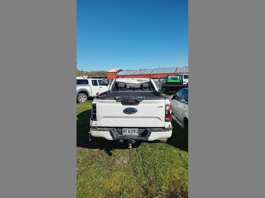 Photo '5' of Ford Ranger XLT Double CAB W/SA Photo '5' of Ford Ranger XLT Double CAB W/SA