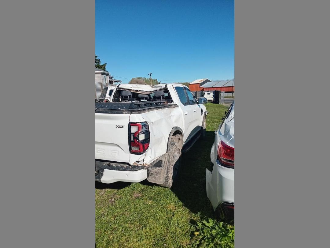 Photo '6' of Ford Ranger XLT Double CAB W/SA Photo '6' of Ford Ranger XLT Double CAB W/SA