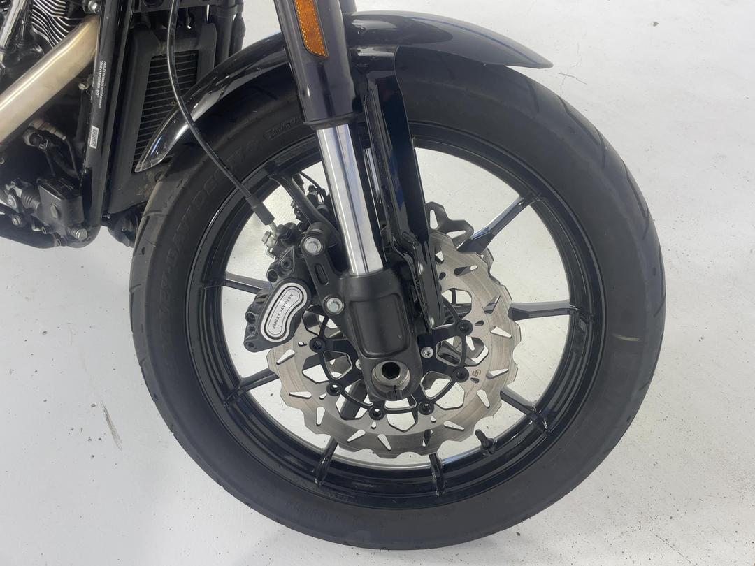 Photo '10' of Harley Davidson Softail 24 LOW Rider ST Photo '10' of Harley Davidson Softail 24 LOW Rider ST