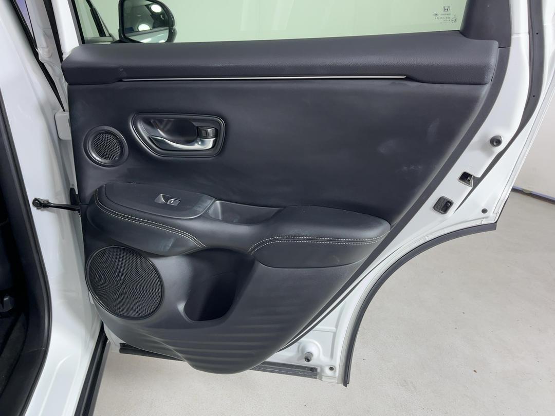 Photo '19' of Honda ZRV