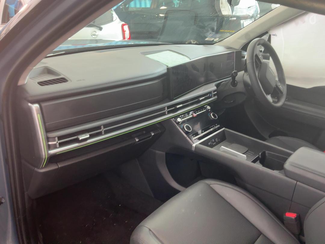 Photo '18' of Hyundai Santa FE Elite 2.5T AWD Photo '18' of Hyundai Santa FE Elite 2.5T AWD