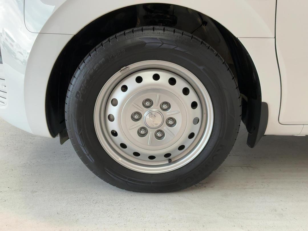 Photo '10' of Hyundai Staria Load