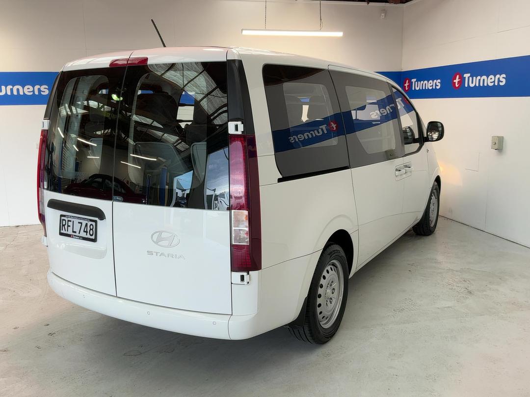 Photo '7' of Hyundai Staria Load