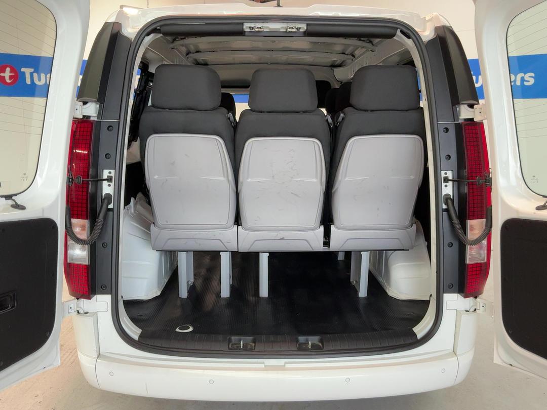 Photo '14' of Hyundai Staria Load