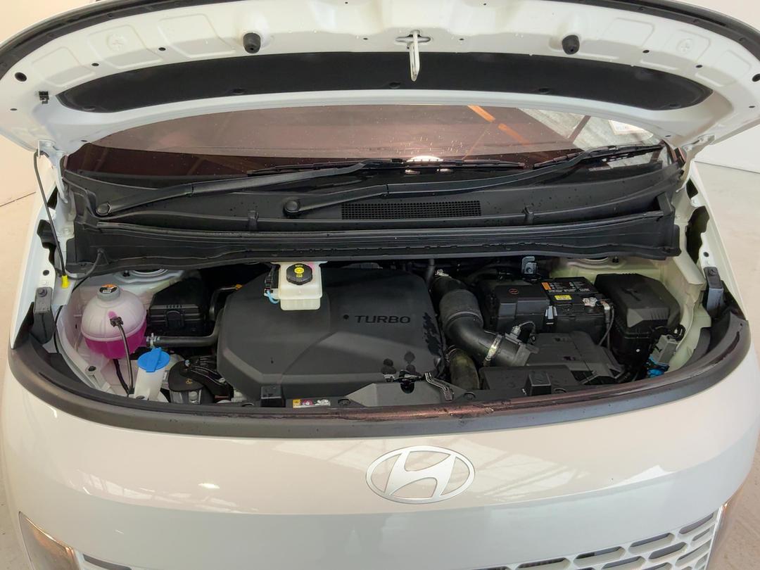 Photo '13' of Hyundai Staria Load