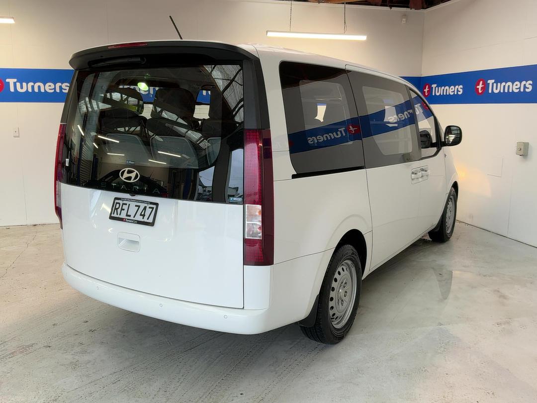 Photo '7' of Hyundai Staria Load