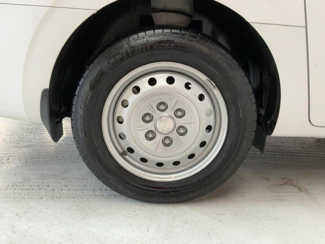 Photo '12' of Hyundai Staria Load