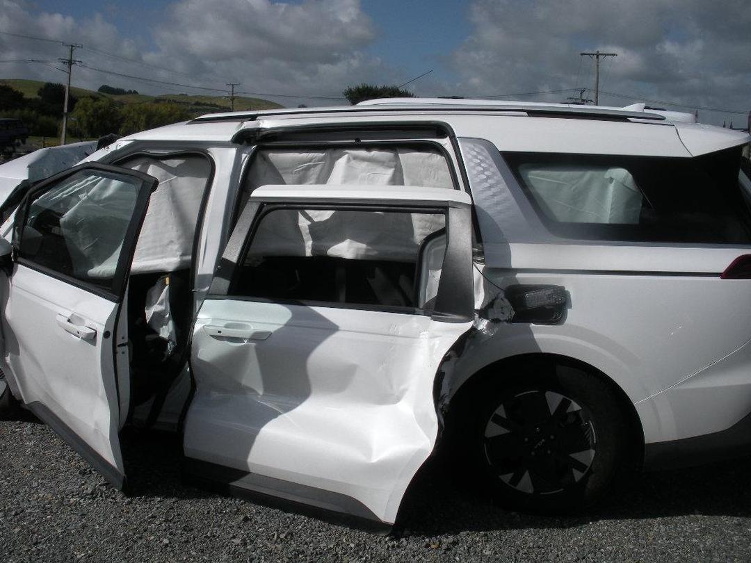 Photo '9' of KIA Carnival Light HEV