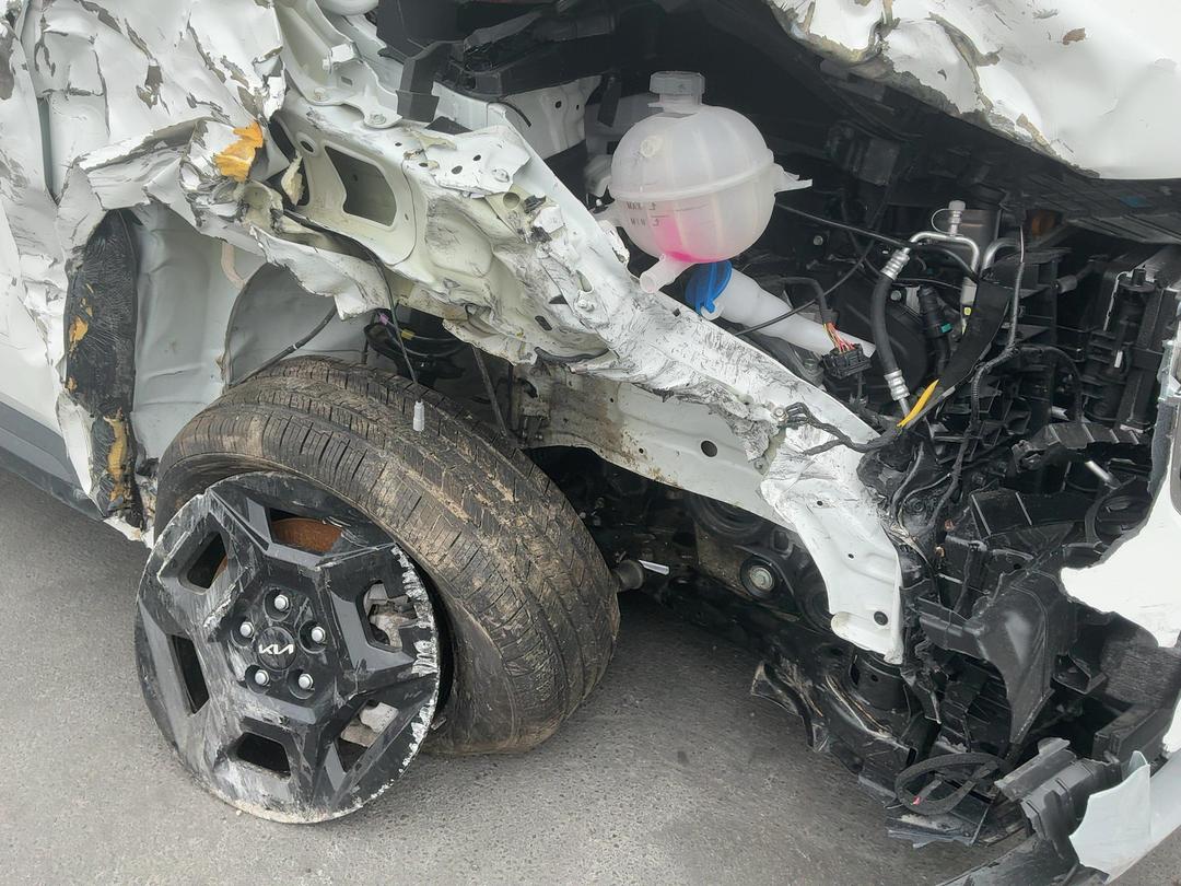 Photo '4' of KIA Carnival EX