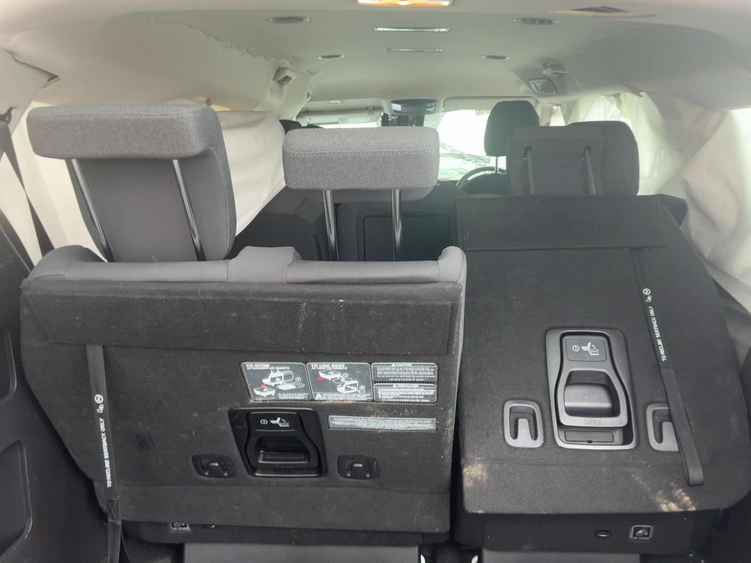 Photo '17' of KIA Carnival EX