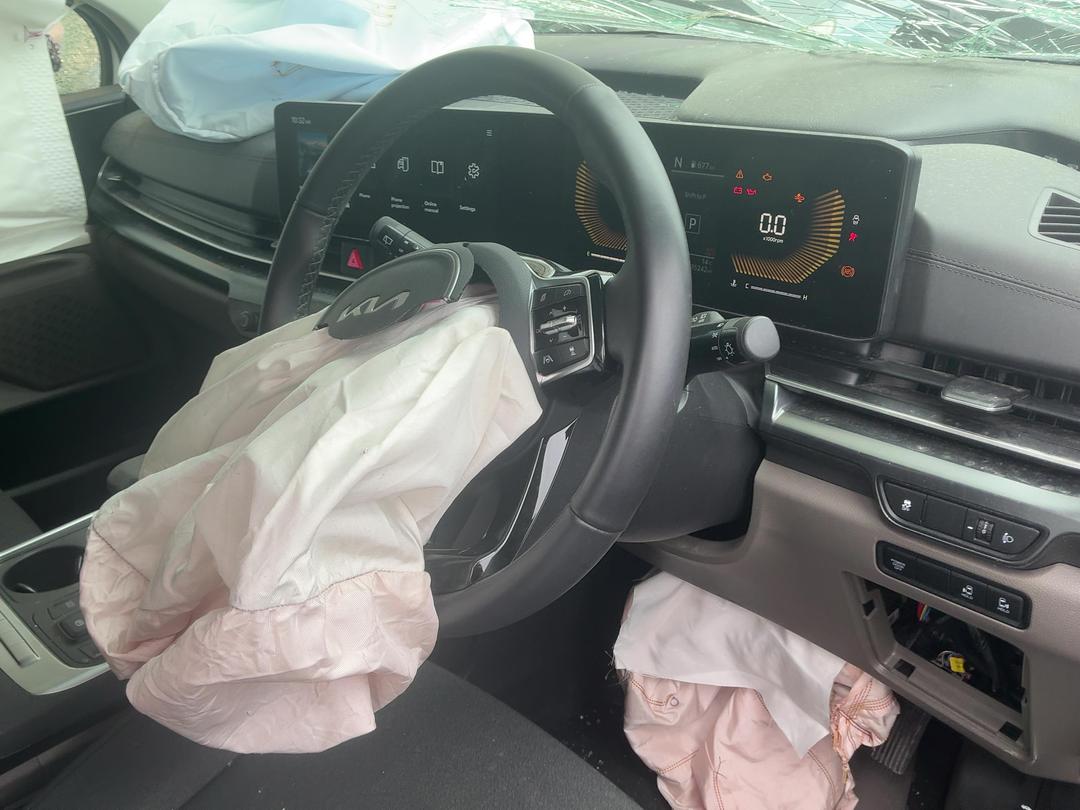 Photo '21' of KIA Carnival EX
