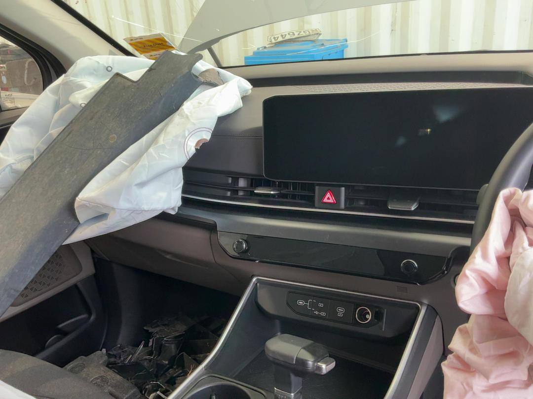Photo '20' of KIA Carnival EX Photo '20' of KIA Carnival EX