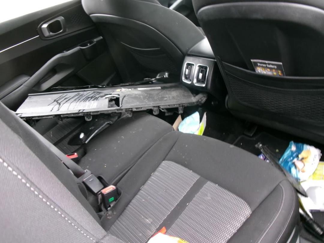 Photo '15' of KIA Sorento LX+ Photo '15' of KIA Sorento LX+