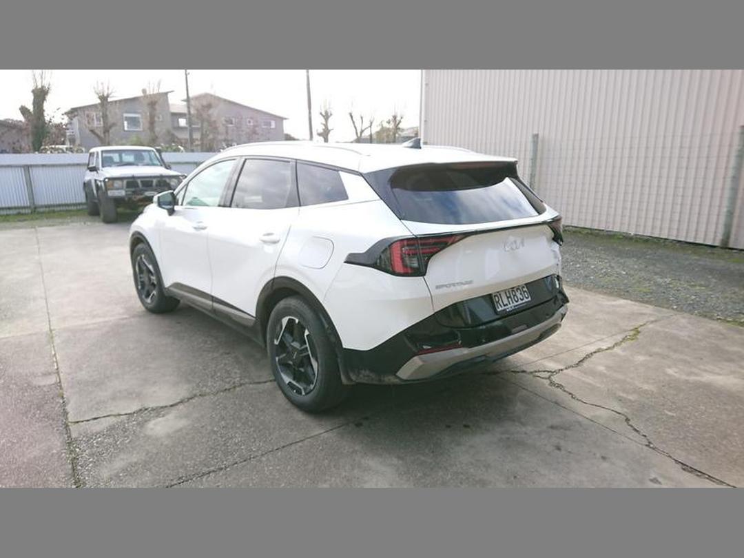 Photo '3' of KIA Sportage Earth HEV AWD