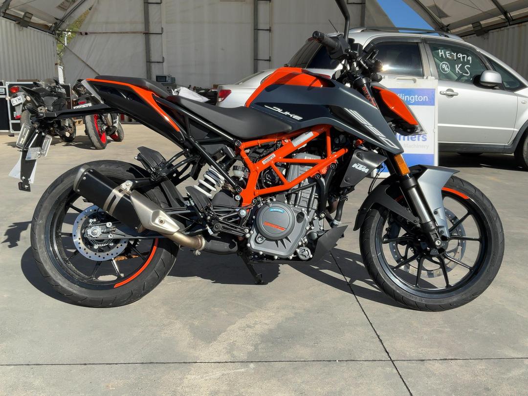 Photo '3' of KTM 390 Duke 399P