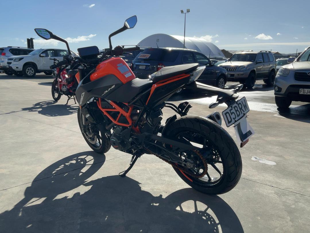 Photo '6' of KTM 390 Duke 399P