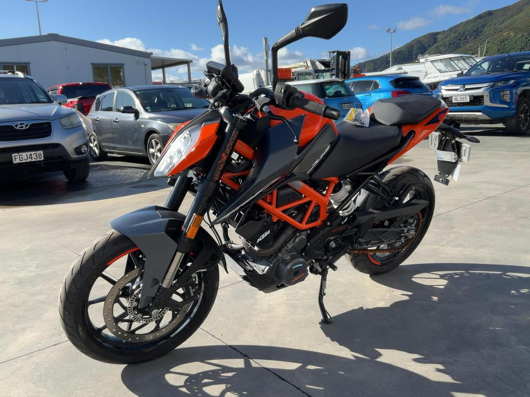 Photo '8' of KTM 390 Duke 399P
